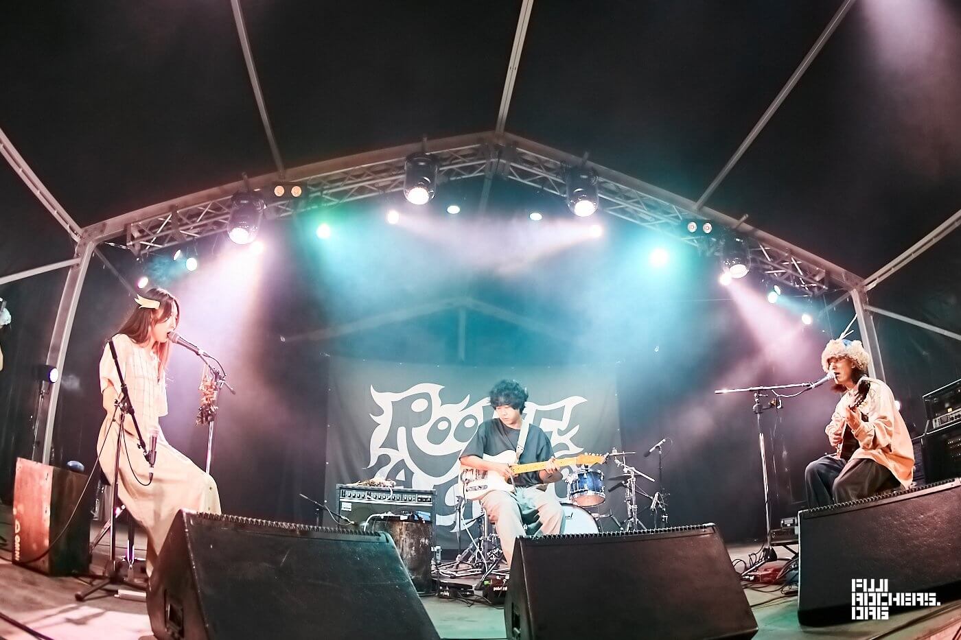 幽体コミュニケーションズ(photo by 粂井健太)