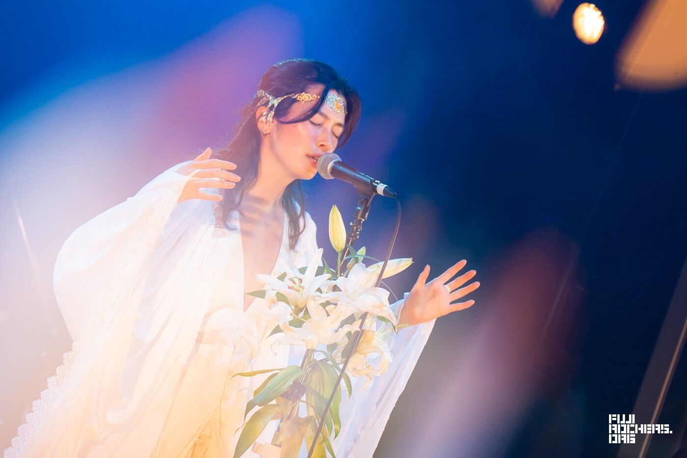EMINATA(photo by 前田俊太郎)