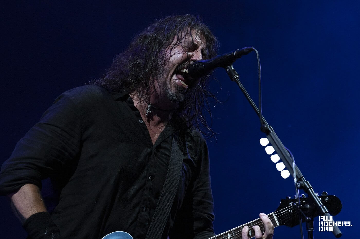 FOO FIGHTERS @ GLION ARENA KOBE 2025/10/10 ライヴレポート「俺はロックが大好きだ!」