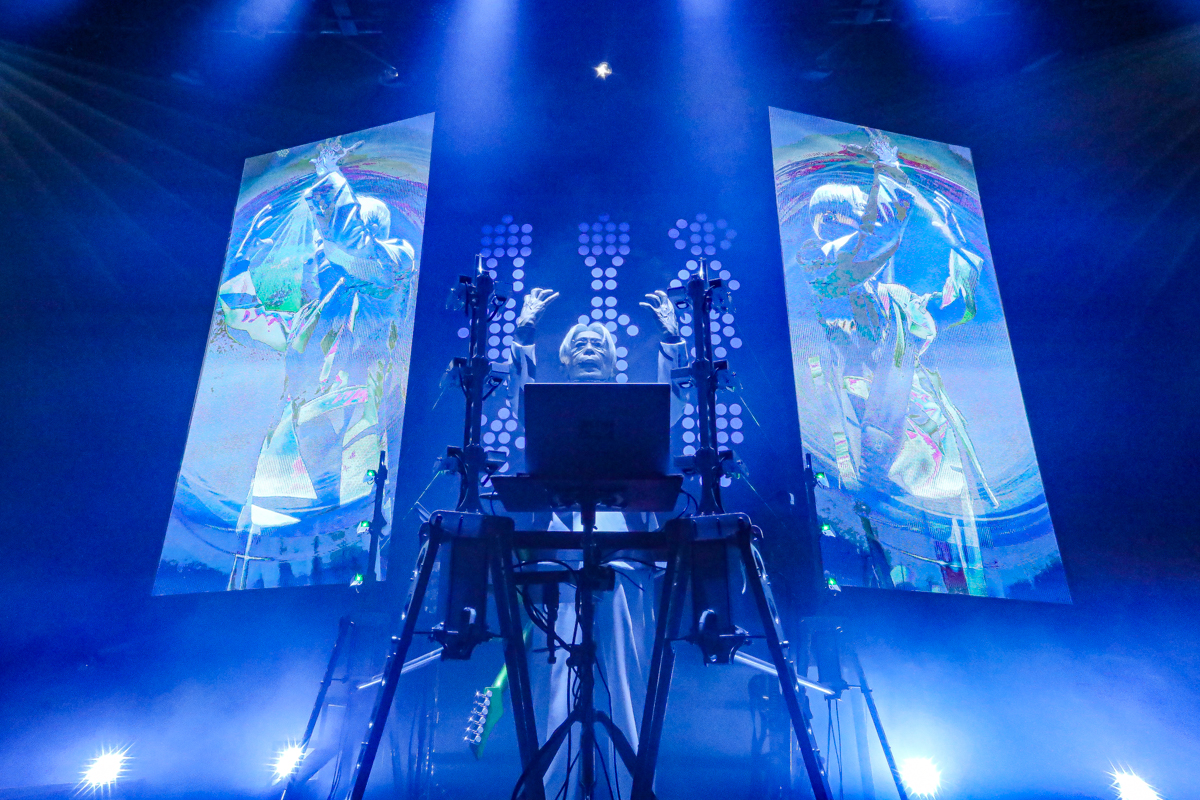 核P-MODEL、新時代の息吹を感じる『unZIP / 非コード人のアコード』閉幕－百花繚乱の光と音